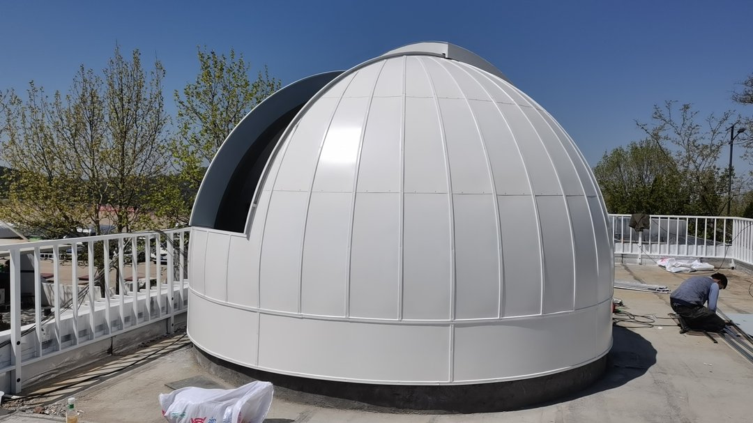 高原台站圆顶三年精度托管全记录：从建好到出片的工程实证-江苏斯凯辉光电